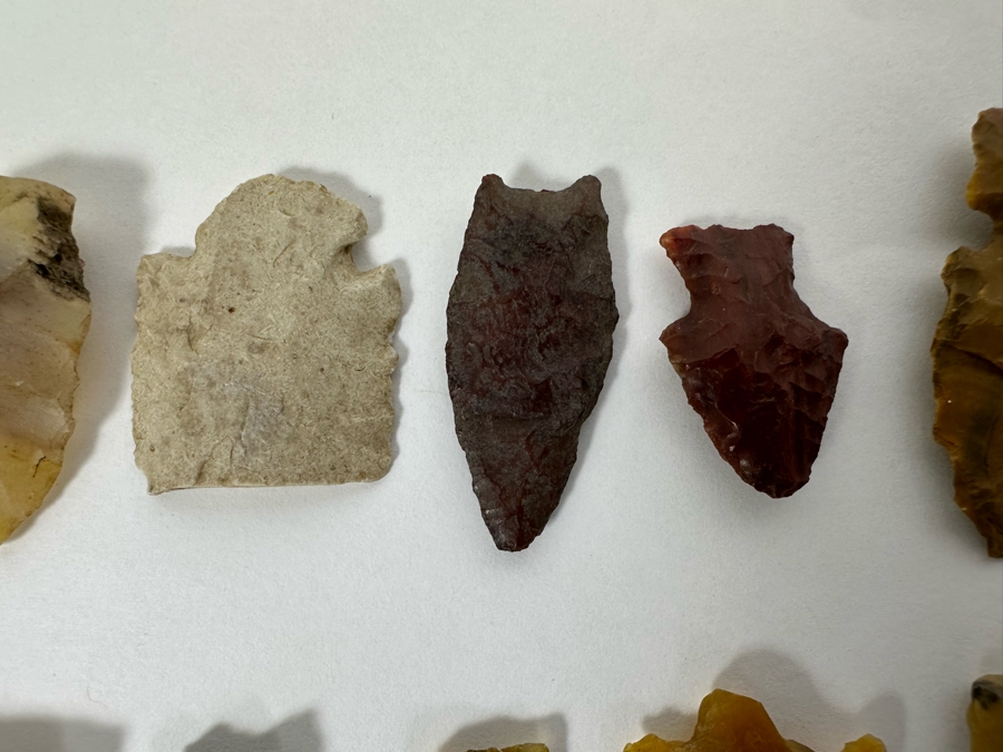 Vintage Native American Carved Stone Arrowheads [Photo 4]