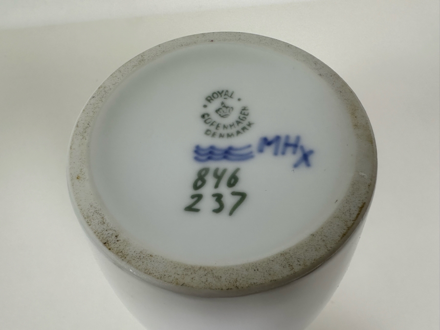 Royal Copenhagen Denmark Vase 7.5H [Photo 3]