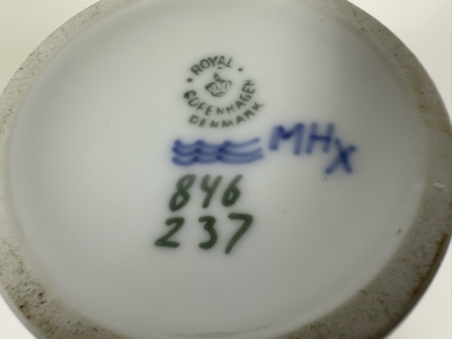 Royal Copenhagen Denmark Vase 7.5H [Photo 4]