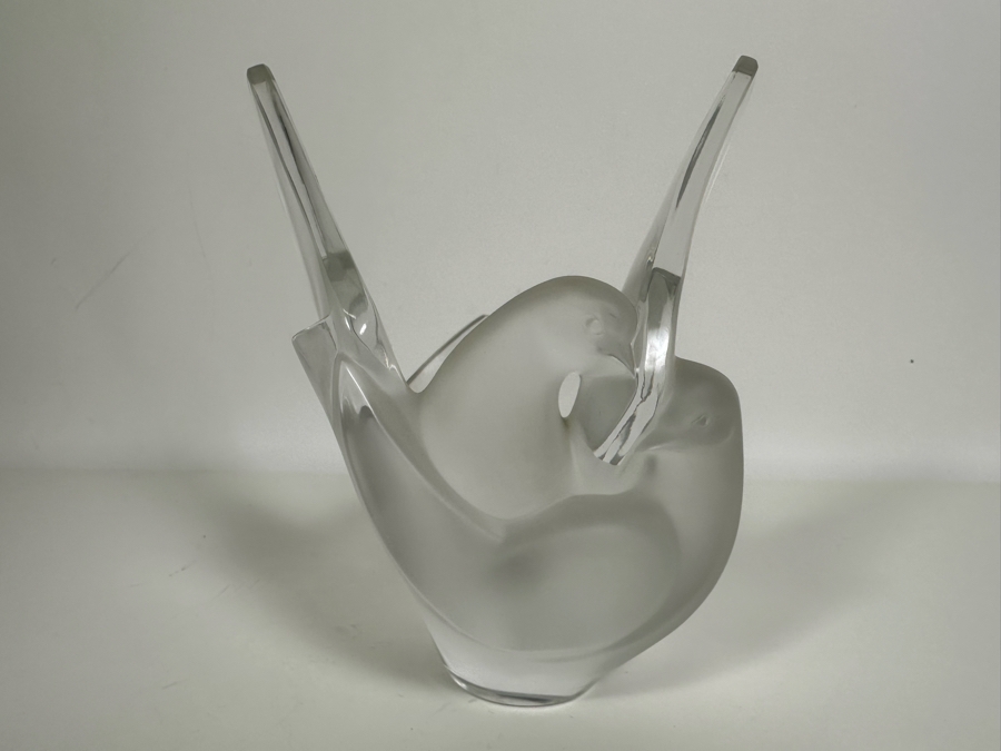 Large Lalique France Pair Of Doves Frosted Crystal 'Sylvie' Vase With Flower Frog 7W X 8H [Photo 10]