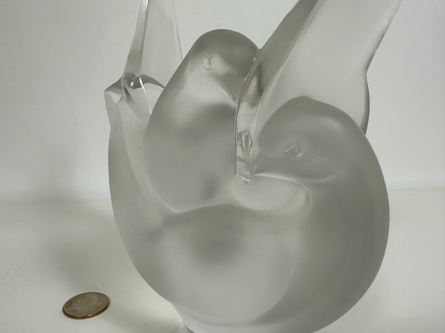 Large Lalique France Pair Of Doves Frosted Crystal 'Sylvie' Vase With Flower Frog 7W X 8H [Photo 3]