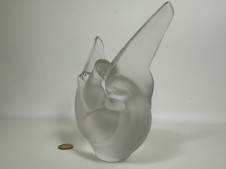 Large Lalique France Pair Of Doves Frosted Crystal 'Sylvie' Vase With Flower Frog 7W X 8H [Photo 4]