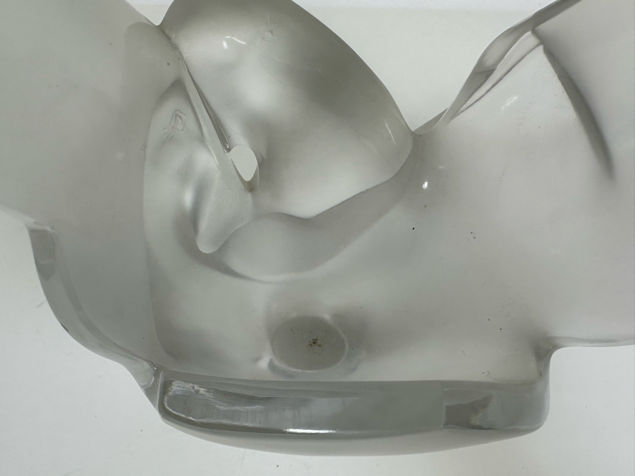 Large Lalique France Pair Of Doves Frosted Crystal 'Sylvie' Vase With Flower Frog 7W X 8H [Photo 9]