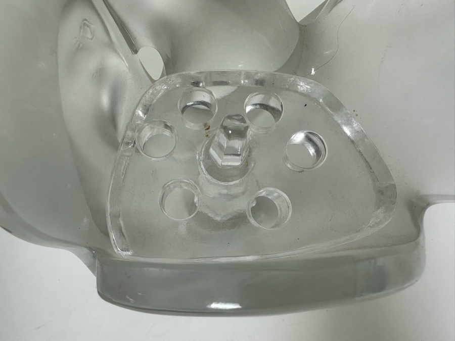 Large Lalique France Pair Of Doves Frosted Crystal 'Sylvie' Vase With Flower Frog 7W X 8H [Photo 8]