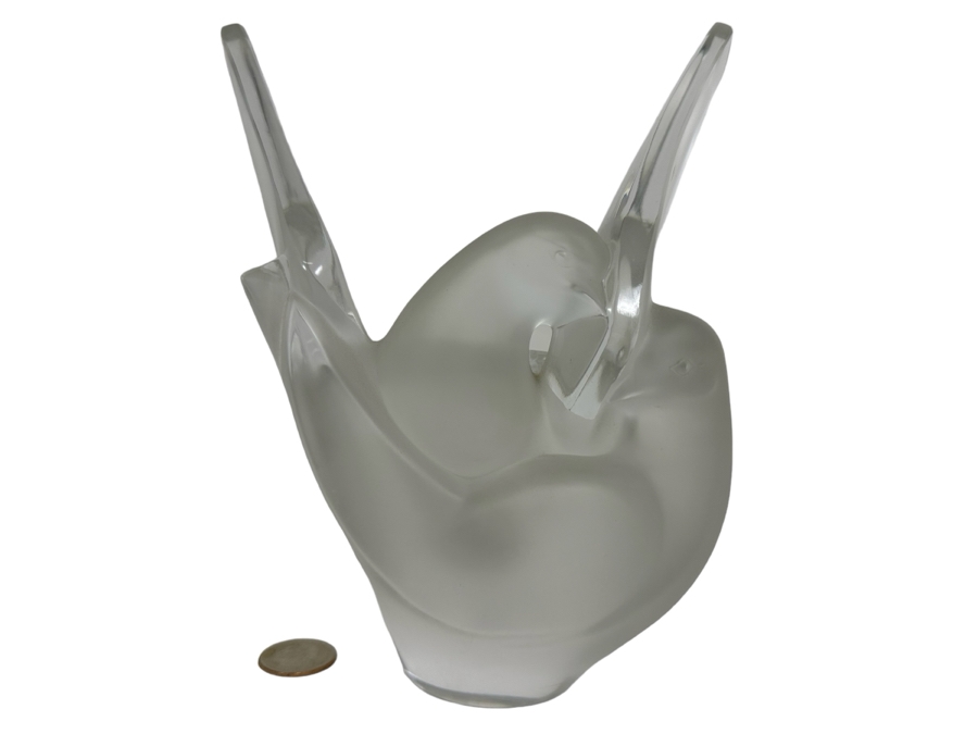 Large Lalique France Pair Of Doves Frosted Crystal 'Sylvie' Vase With Flower Frog 7W X 8H [Photo 2]