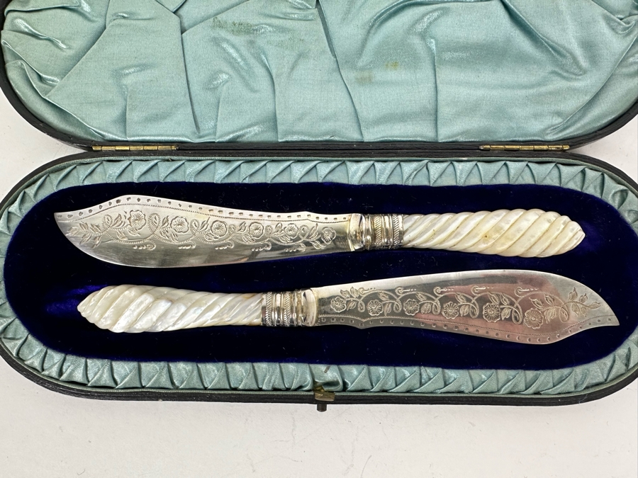 Old English Victorian Pair Of Canape Knives With Carved Mother Of Pearl Handles Circa 1860 From Sheffield England With Original Box From The Collection Of David Orgell [Photo 3]