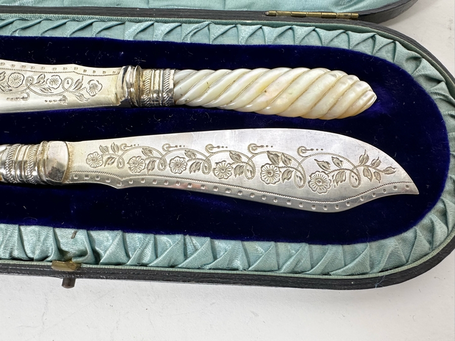 Old English Victorian Pair Of Canape Knives With Carved Mother Of Pearl Handles Circa 1860 From Sheffield England With Original Box From The Collection Of David Orgell [Photo 5]