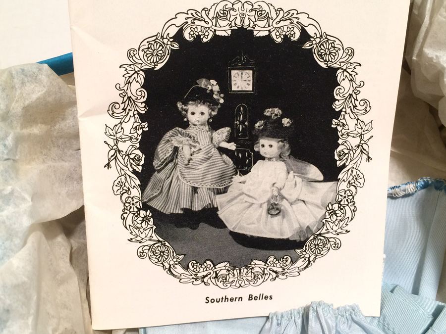 Vintage Ginny Madame Alexander Alexander-Kins Doll with Five Outfits [Photo 11]