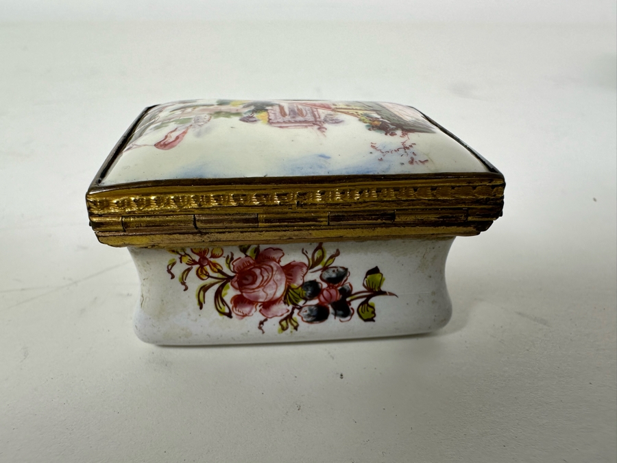 Antique English Hand Painted Enamel Snuff Box With Spoon 2W X 1.5D X .75H [Photo 10]