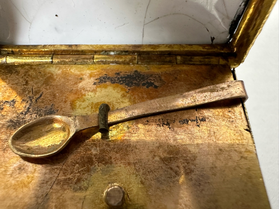 Antique English Hand Painted Enamel Snuff Box With Spoon 2W X 1.5D X .75H [Photo 7]