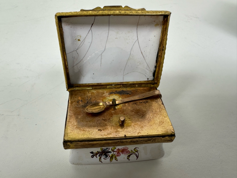 Antique English Hand Painted Enamel Snuff Box With Spoon 2W X 1.5D X .75H [Photo 5]