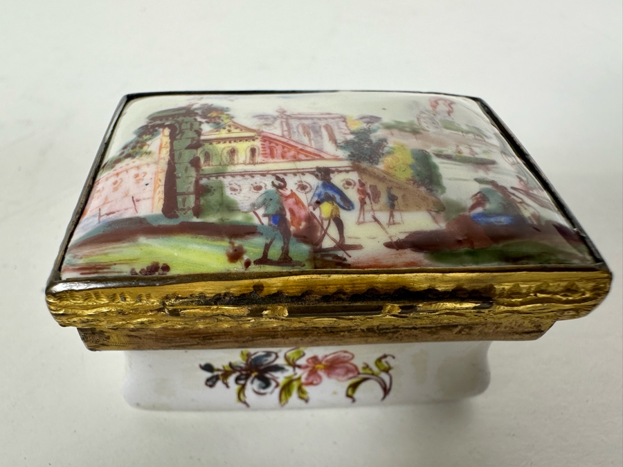 Antique English Hand Painted Enamel Snuff Box With Spoon 2W X 1.5D X .75H [Photo 4]