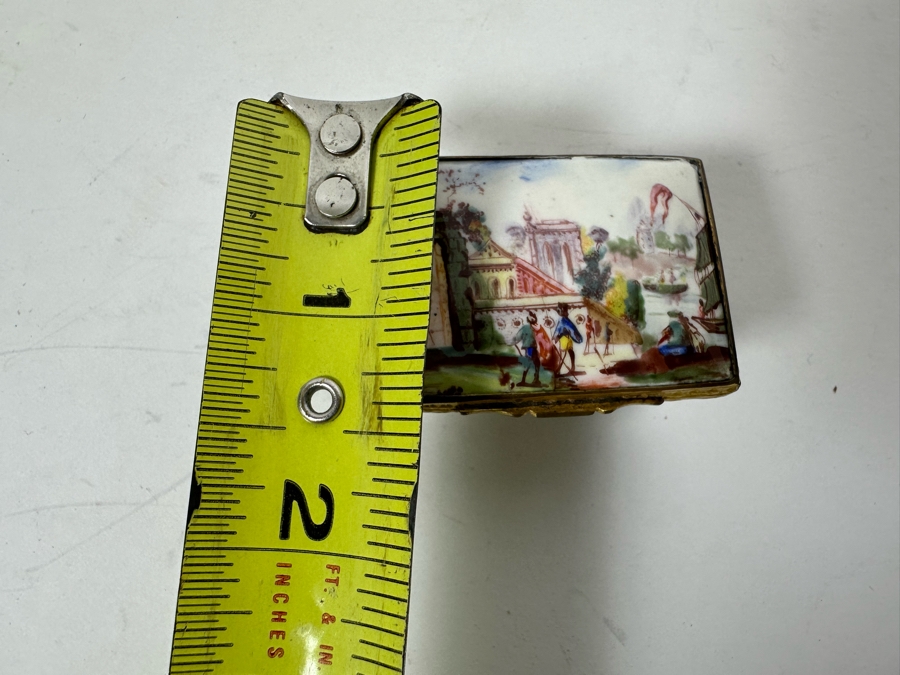 Antique English Hand Painted Enamel Snuff Box With Spoon 2W X 1.5D X .75H [Photo 14]