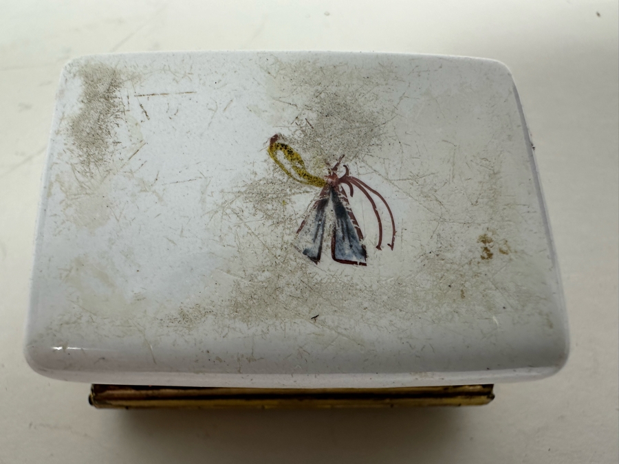 Antique English Hand Painted Enamel Snuff Box With Spoon 2W X 1.5D X .75H [Photo 11]