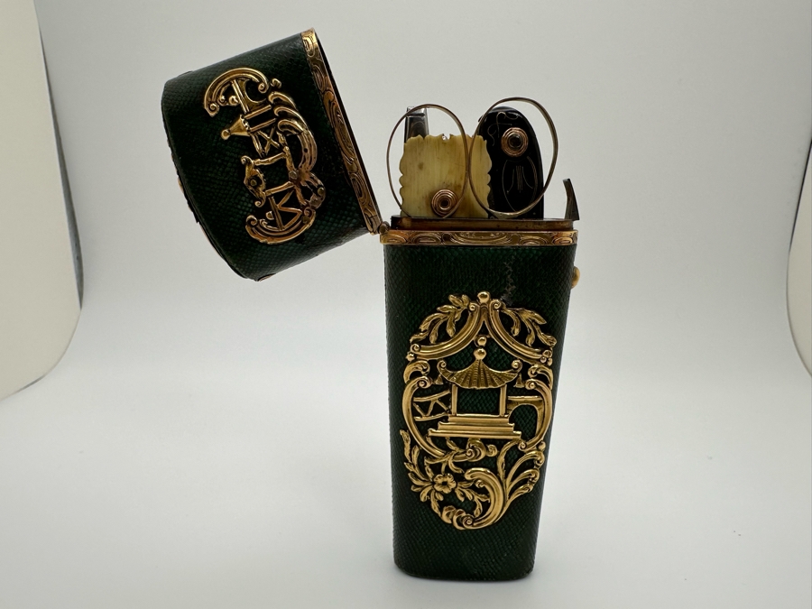 Antique Gold-Mounted Shagreen Etui Of Tapering Form With Gold Openwork Chinoiserie Panels Circa 1765 4'L Sold In 1983 In London Via Halcyon Days Antiques For 4,530 Pounds In Today's Pounds [Photo 13]