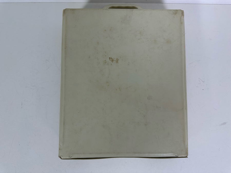 Vintage 1961 Barbie Ponytail Doll Case 11W X 12D X 3H [Photo 8]