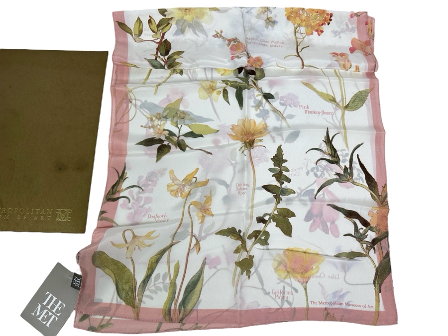 New 100% Silk Scarf From The Metropolitan Museum Of Art Margaret Neilson Armstrong American Botanicals Oblong Scarf