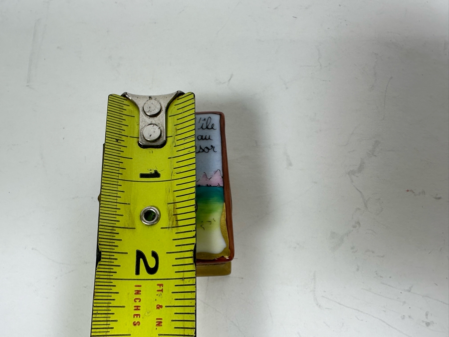 Limoges France Porcelain Hand Painted Small Hinged Box 1.5W X 1.75D X .75H [Photo 10]