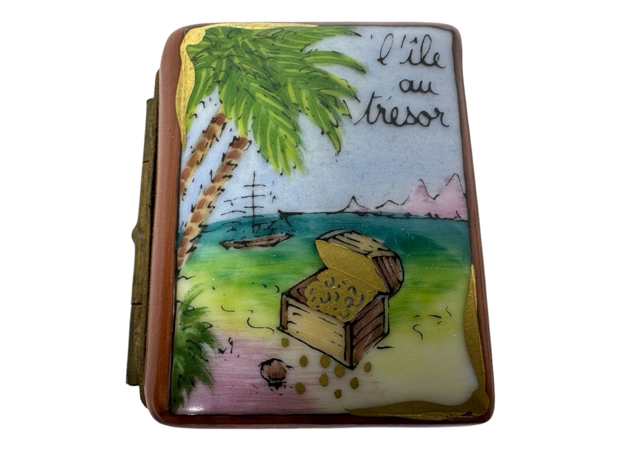 Limoges France Porcelain Hand Painted Small Hinged Box 1.5W X 1.75D X .75H [Photo 1]