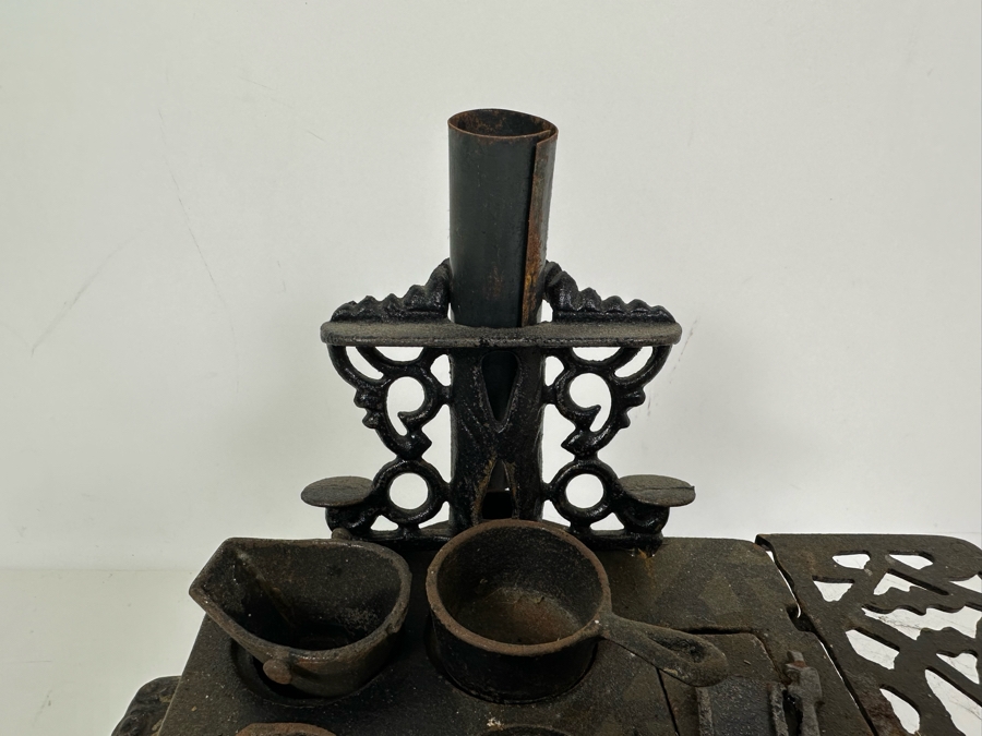 Antique American Miniature Cast Iron Stove With Accessories 9.5W X 5D X 9H