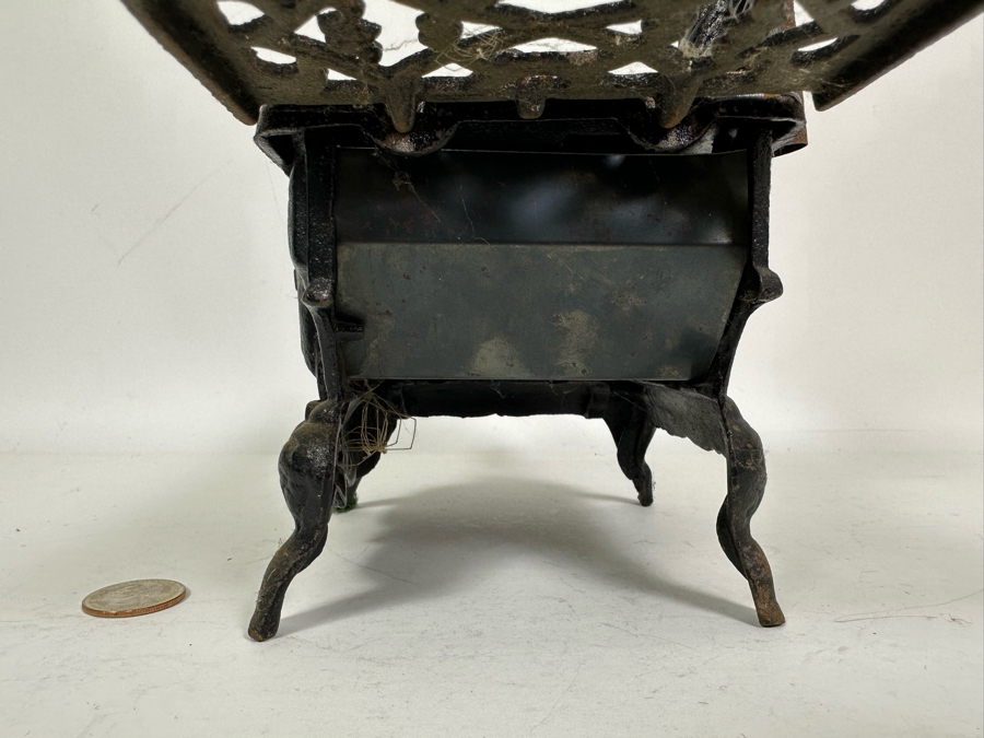 Antique American Miniature Cast Iron Stove With Accessories 9.5W X 5D X 9H [Photo 9]