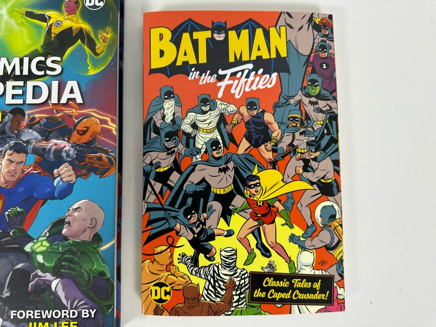 DC Graphic Novels [Photo 3]