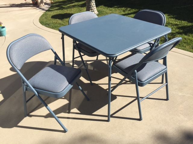 Card Table with Four Folding Chairs [Photo 1]