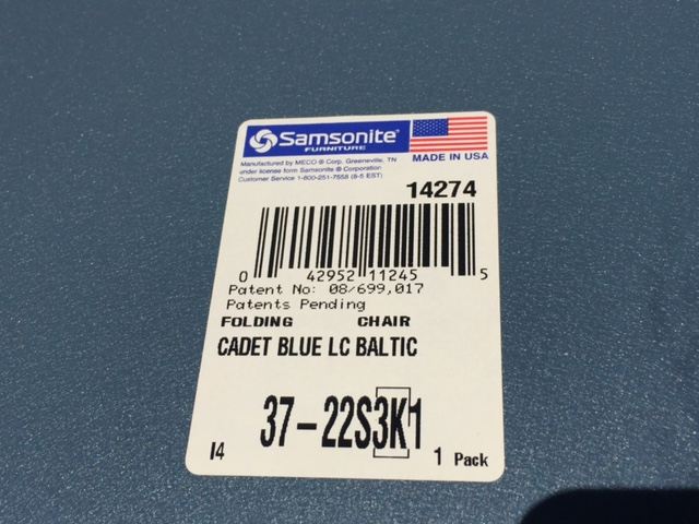 Card Table with Four Folding Chairs [Photo 4]