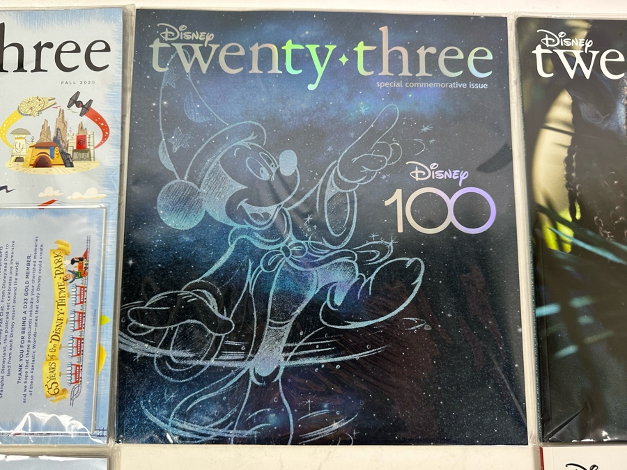 Five Disney Twenty-Three D23 Fan Club Quarterly Magazine Publication And Pair Of Disneyland Trading Pins (One Limited Edition Pin) [Photo 7]