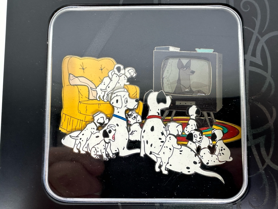 Disney's Featured Artist Limited Edition Of 500 Disney's One Hundred and One Dalmatians Trading Pins With Box [Photo 2]