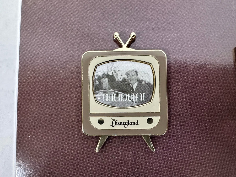 Disneyland's Heritage Pin Trading Collection Featuring Walt Disney Annual Passholder 2008 And 2010 With Original Boxes [Photo 6]