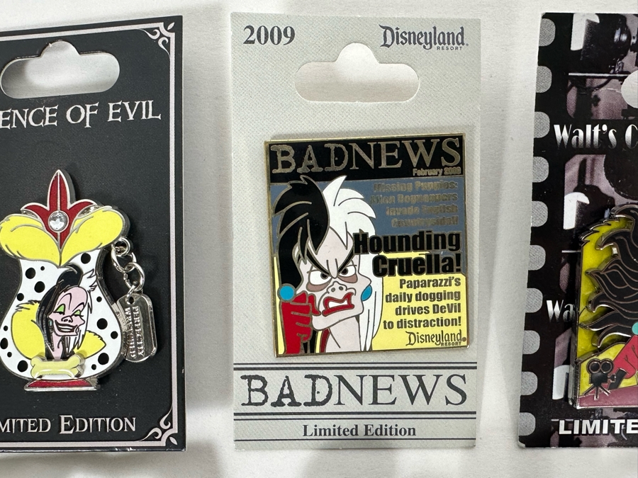Disney's One Hundred and One Dalmatians Trading Pins With Cards Including Five Limited Edition Pins Cruela De Vil [Photo 4]