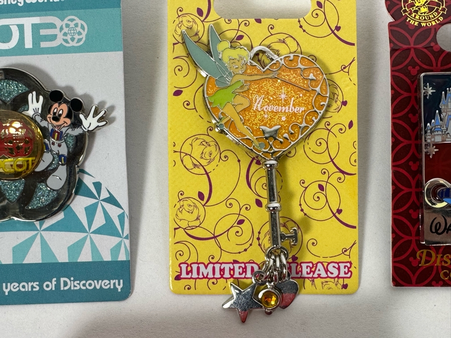 Seven Disney Trading Pins With Cards [Photo 5]
