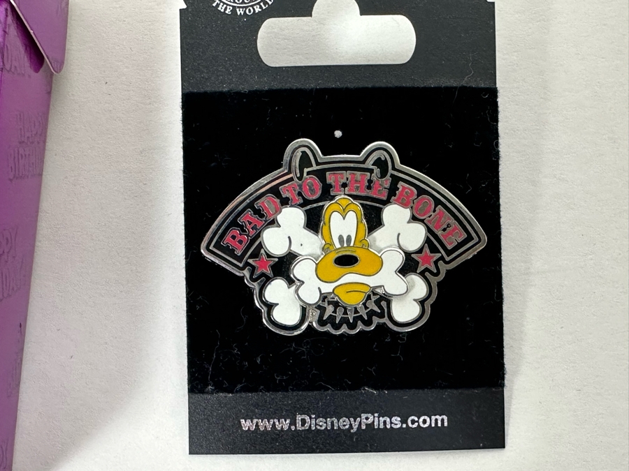 Seven Disney Trading Pins With Cards [Photo 4]