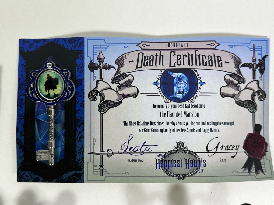 TBDSeven Disney Trading Pins With Cards And The Haunted Mansion Disneyland Resort Drawstring Trading Pouch [Photo 3]
