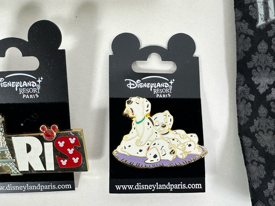 TBDSeven Disney Trading Pins With Cards And The Haunted Mansion Disneyland Resort Drawstring Trading Pouch [Photo 7]