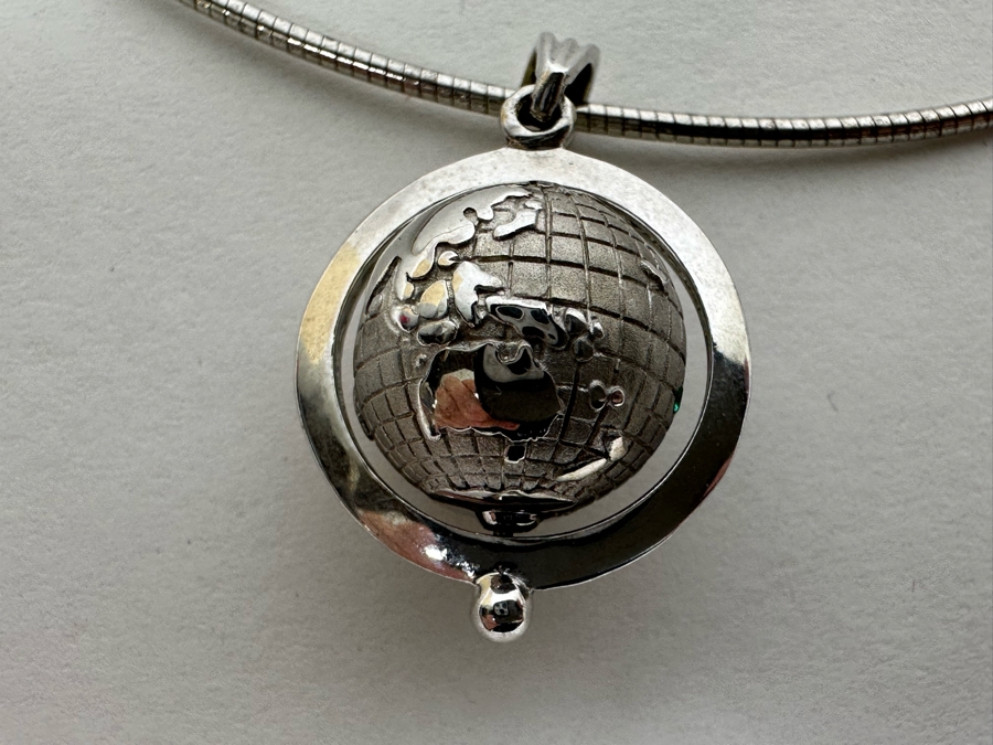 Sterling Silver Spinning Globe Pendant With Sterling Silver 18' Necklace 15.7g [Photo 8]