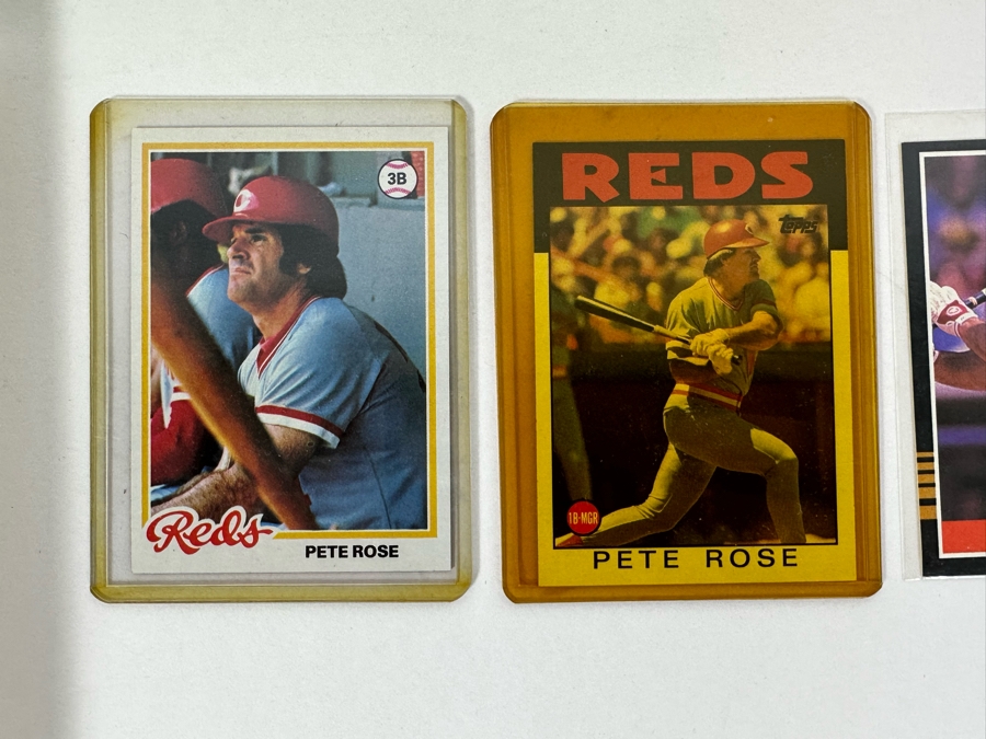 Pete Rose MLB Baseball Collectibles: Autographed 8 X 10 Photo With Cert, Pete Rose Baseball Cards, Pair Of Metal Pete Rose Figurines And Buttons [Photo 11]