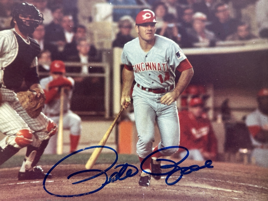 Pete Rose MLB Baseball Collectibles: Autographed 8 X 10 Photo With Cert, Pete Rose Baseball Cards, Pair Of Metal Pete Rose Figurines And Buttons [Photo 4]