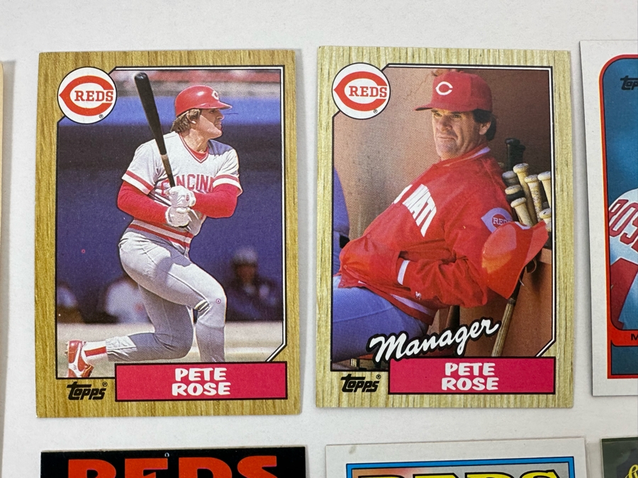 Pete Rose MLB Baseball Collectibles: Autographed 8 X 10 Photo With Cert, Pete Rose Baseball Cards, Pair Of Metal Pete Rose Figurines And Buttons [Photo 15]