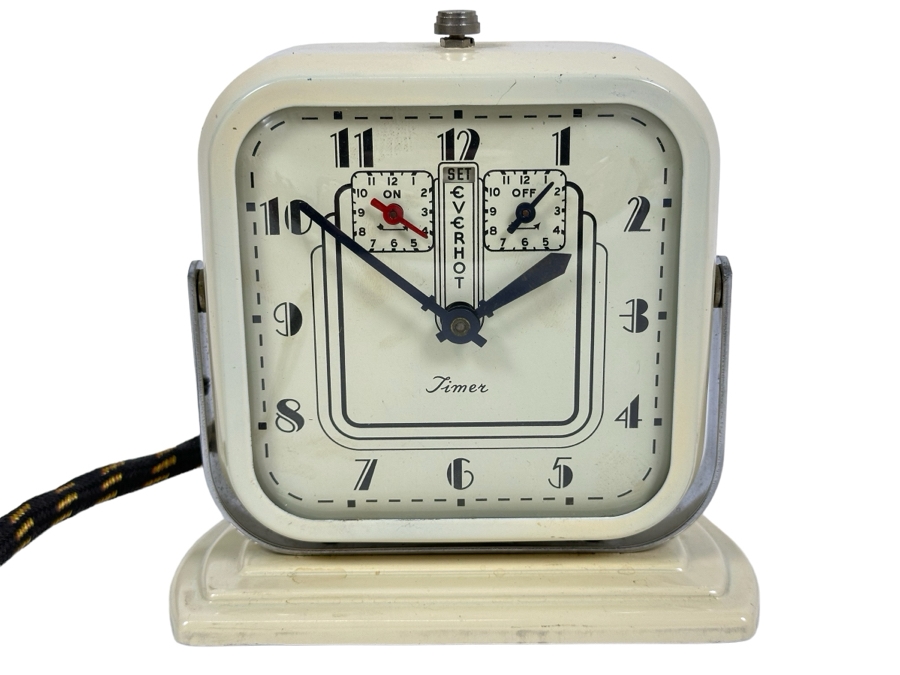 Vintage Art Deco Everhot Kitchen Timer Mechanical Clock By The Swartzbaugh Mfg Co Has Electrical Outlet For Turning On Appliance Working 5W X 2.5D X 5H