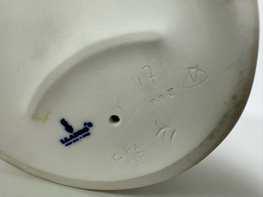 Lladro Porcelain Figurine Teasing The Dog No 5078 With Box (Note Dog May Have Been Reglued) [Photo 10]