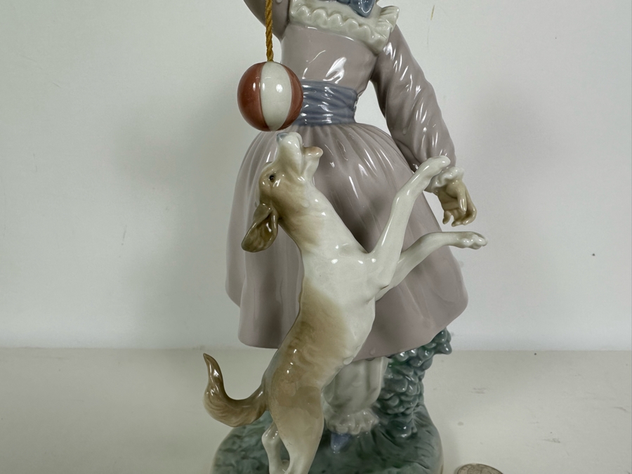 Lladro Porcelain Figurine Teasing The Dog No 5078 With Box (Note Dog May Have Been Reglued) [Photo 2]