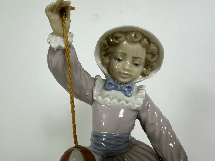 Lladro Porcelain Figurine Teasing The Dog No 5078 With Box (Note Dog May Have Been Reglued) [Photo 4]