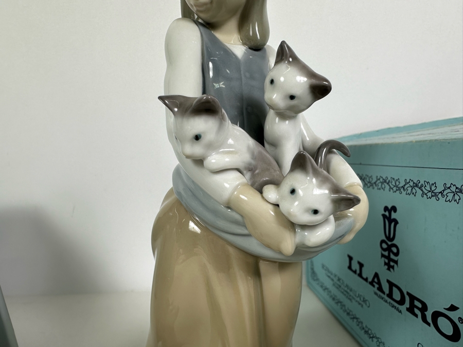 Pair Of Lladro Figurines With Boxes 10H [Photo 3]