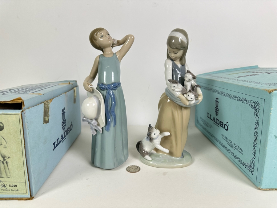 Pair Of Lladro Figurines With Boxes 10H [Photo 2]