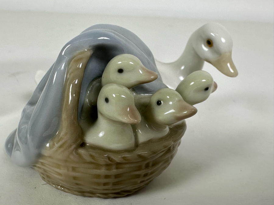 Three Lladro Figurines 2H-5.5H [Photo 4]