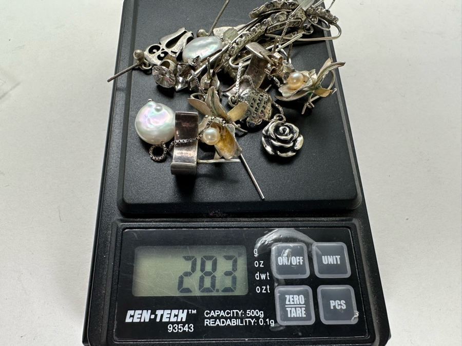 Ten Pairs Of Sterling Silver Earrings 28.3g [Photo 13]