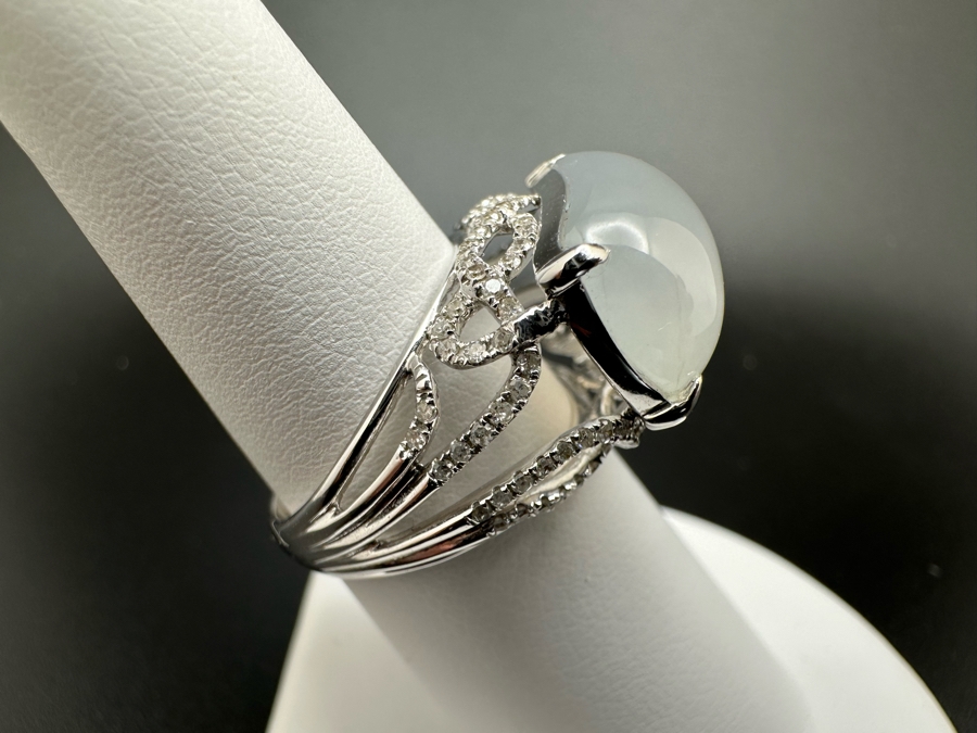 18K Gold White Jade 17mm X 10mm 1.78gr/8.9Ct Set With .42cttw Round Brilliant Diamonds S12 Clarity G-H Color Ring Size 7 7.8g Estimate Value $1,475 [Photo 11]