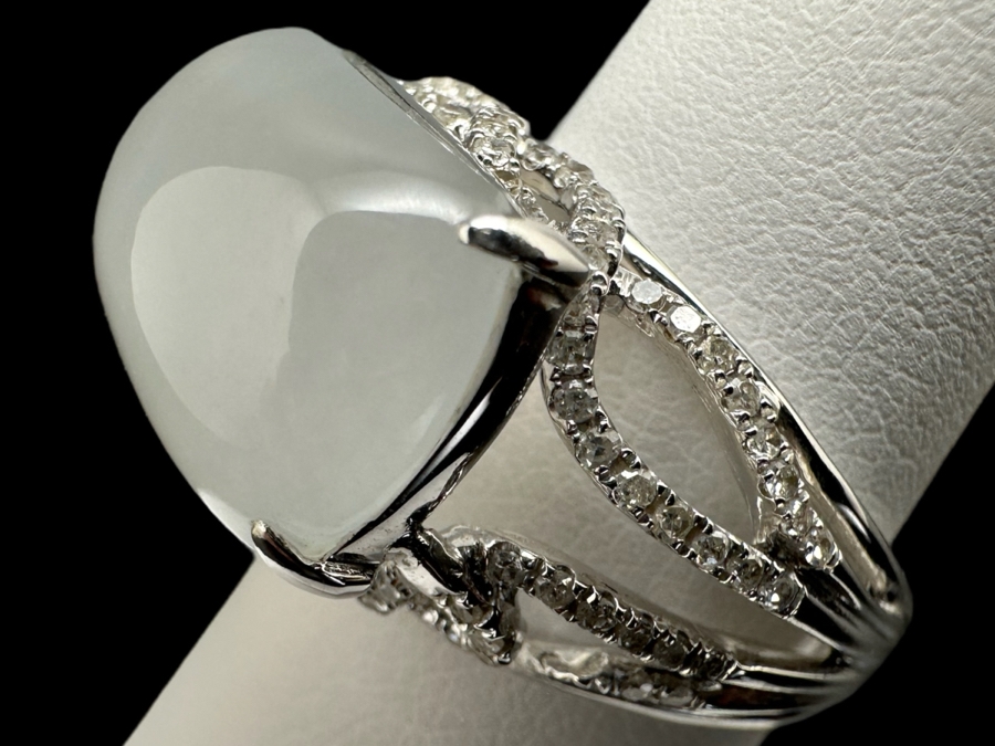 18K Gold White Jade 17mm X 10mm 1.78gr/8.9Ct Set With .42cttw Round Brilliant Diamonds S12 Clarity G-H Color Ring Size 7 7.8g Estimate Value $1,475 [Photo 2]